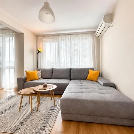 Apartment Spacious And Stylish Near The Center *