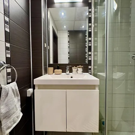 Spacious And Stylish Near The Center Varna