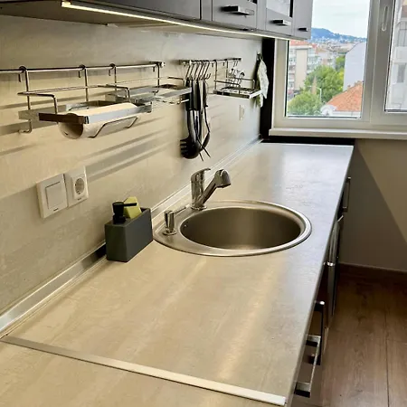 Spacious And Stylish Near The Center *