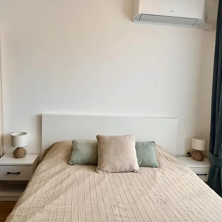 Apartment Spacious And Stylish Near The Center