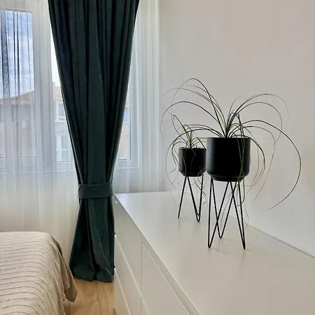Apartment Spacious And Stylish Near The Center