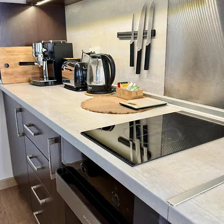Spacious And Stylish Near The Center Varna